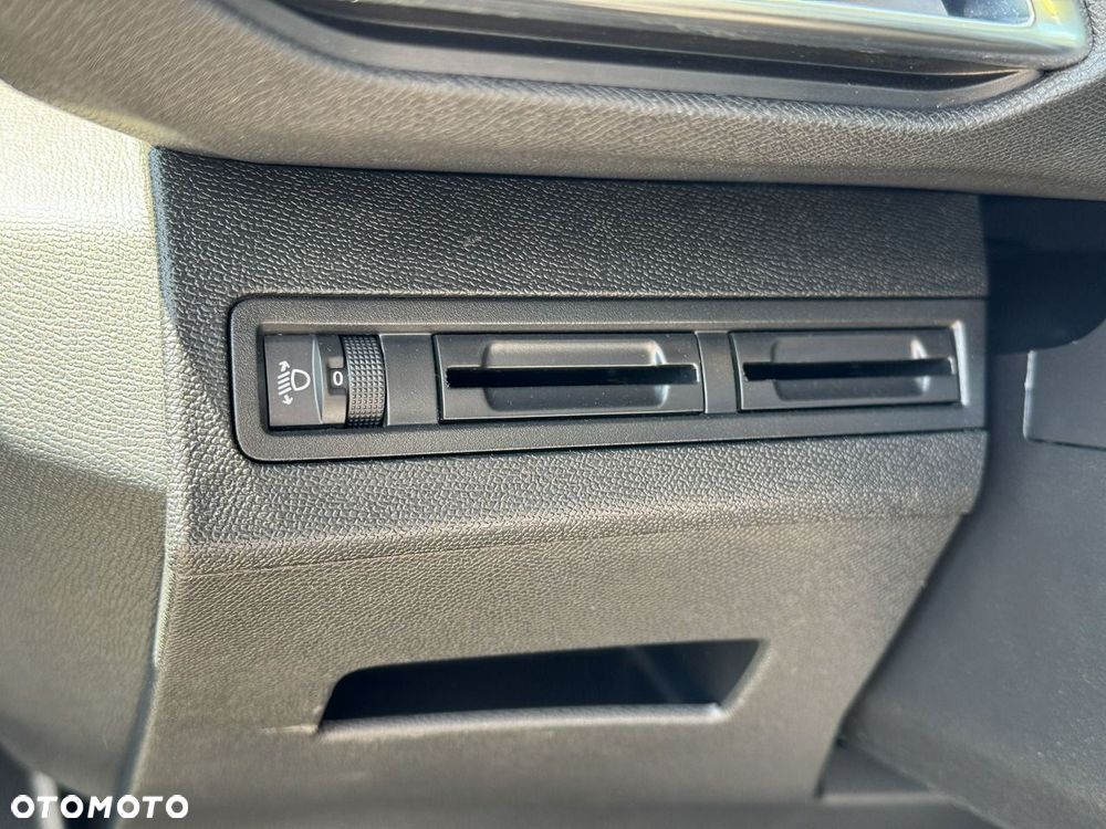 Peugeot 3008 PureTech 130 Stop & Start GPF EAT8 Active Pack - 29