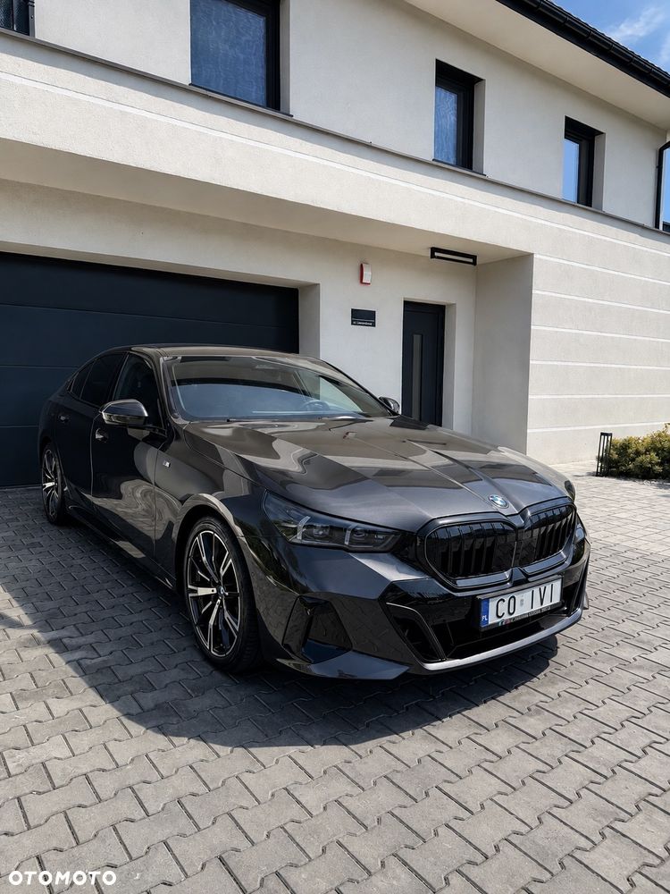 BMW Seria 5 540d xDrive mHEV M Sport - 2