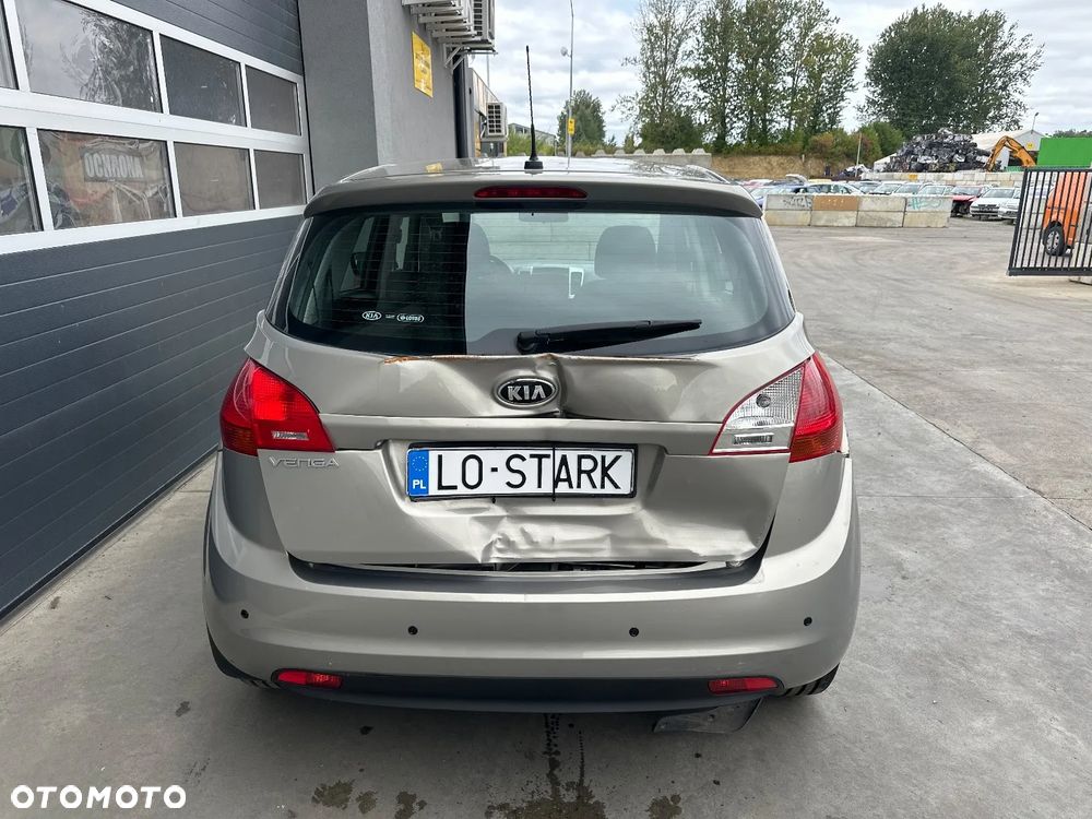 Kia Venga - 18
