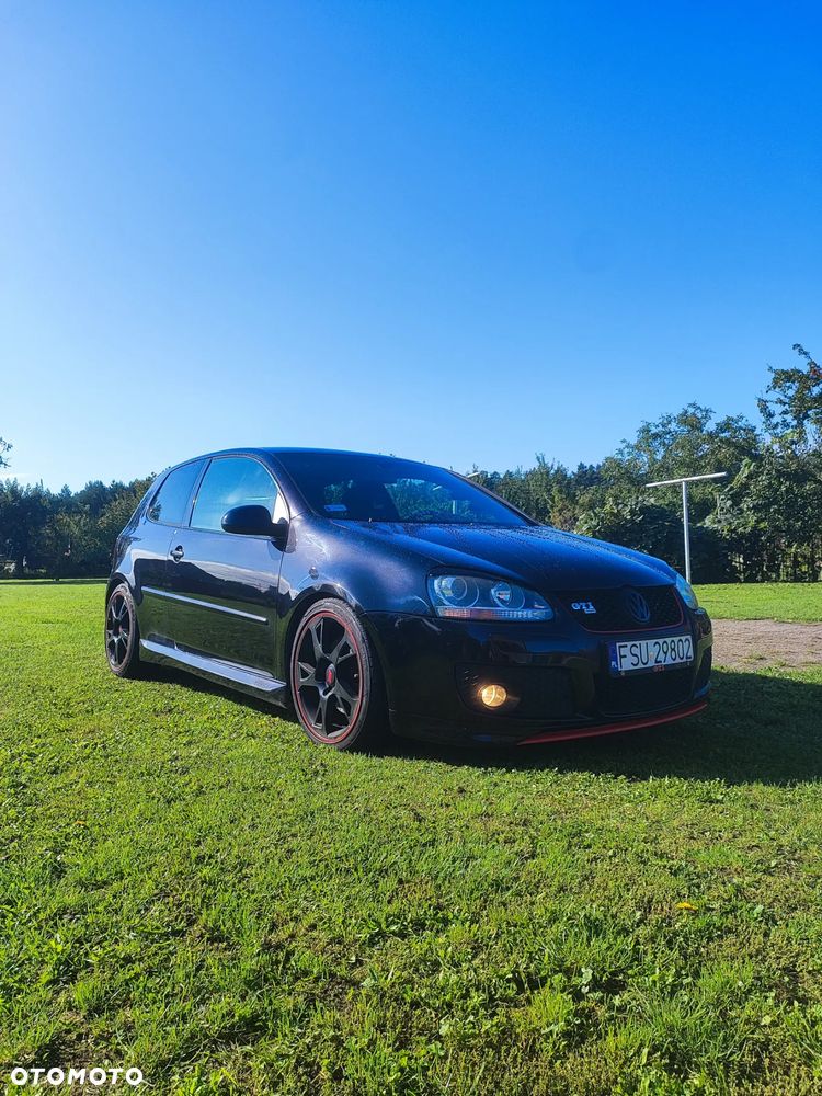 Volkswagen Golf - 1