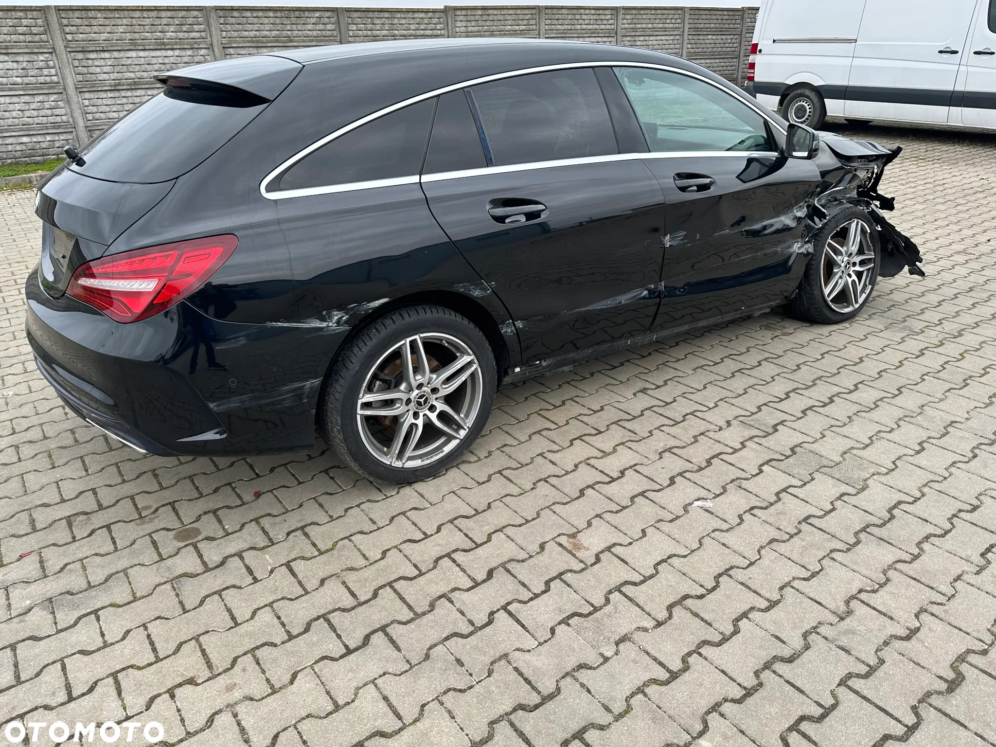 Mercedes-Benz CLA 200 d 4-Matic - 5