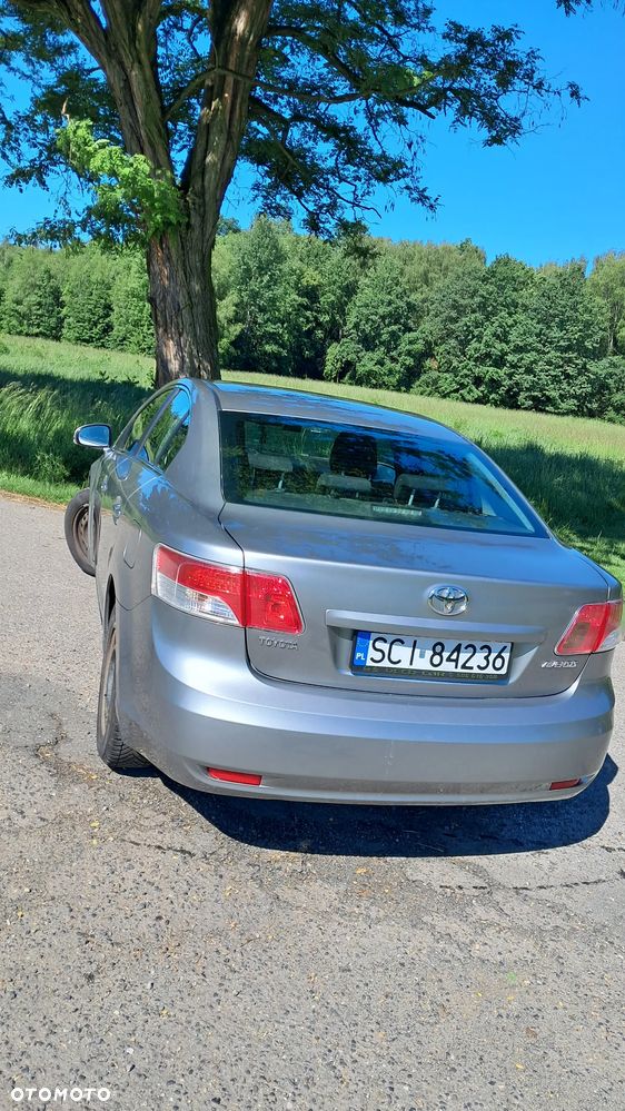 Toyota Avensis 1.8 Comfort - 10
