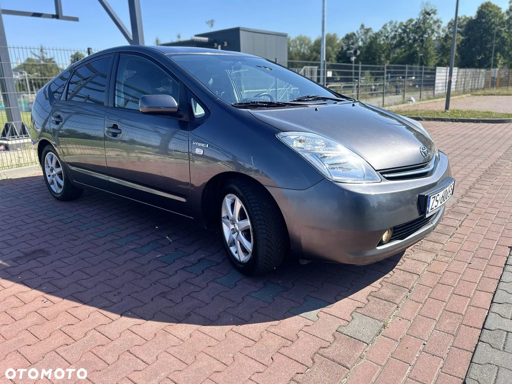 Toyota Prius 1.5 VVT-i Sol - 3