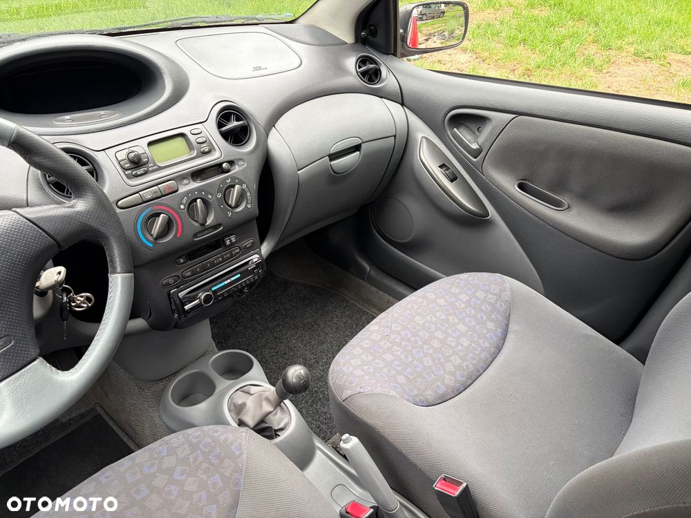 Toyota Yaris 1.0 Luna - 11