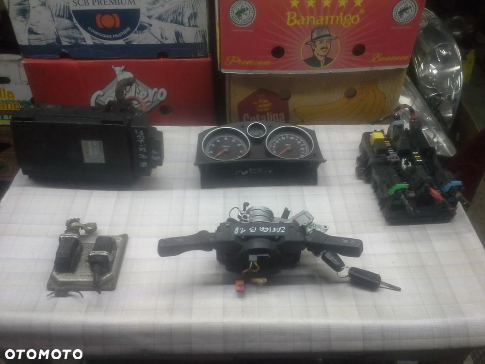 Opel Zafira B 1.8 16V A18XER Z18XER zestaw startowy komputer FGP 12992406 cim immo klucze i inne - 2