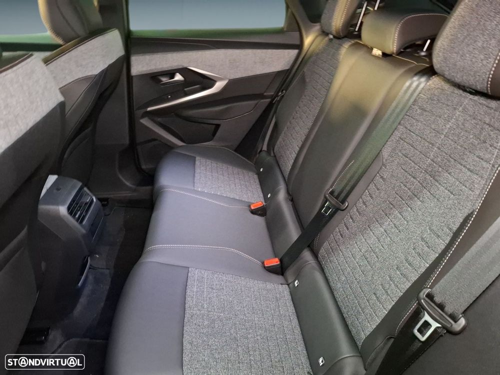 Peugeot 3008 1.2 Hybrid Allure e-DCS6 - 14