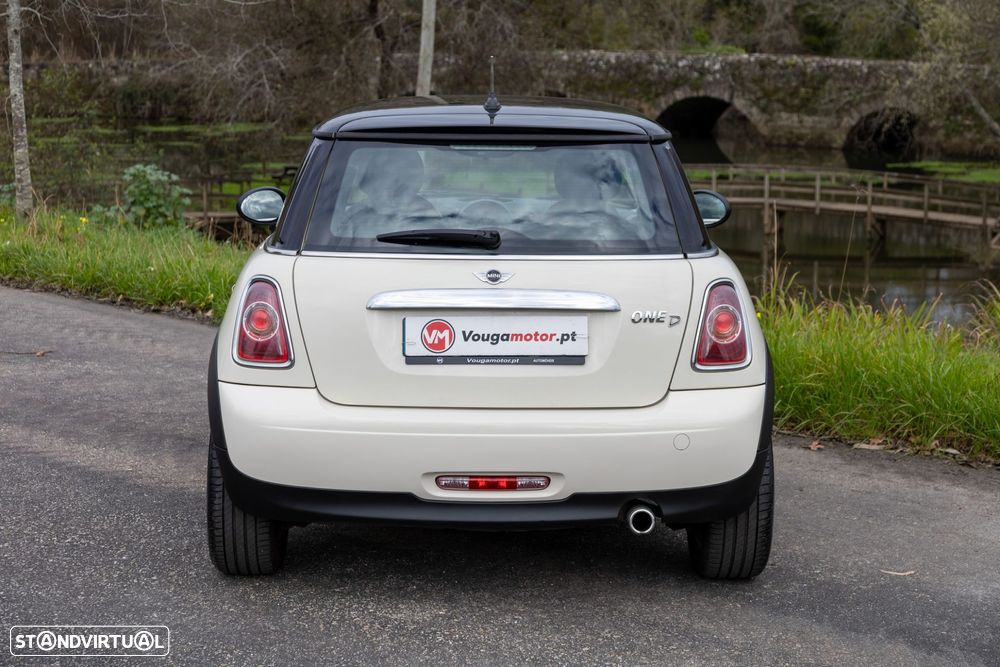 MINI 3 Portas One D - 19