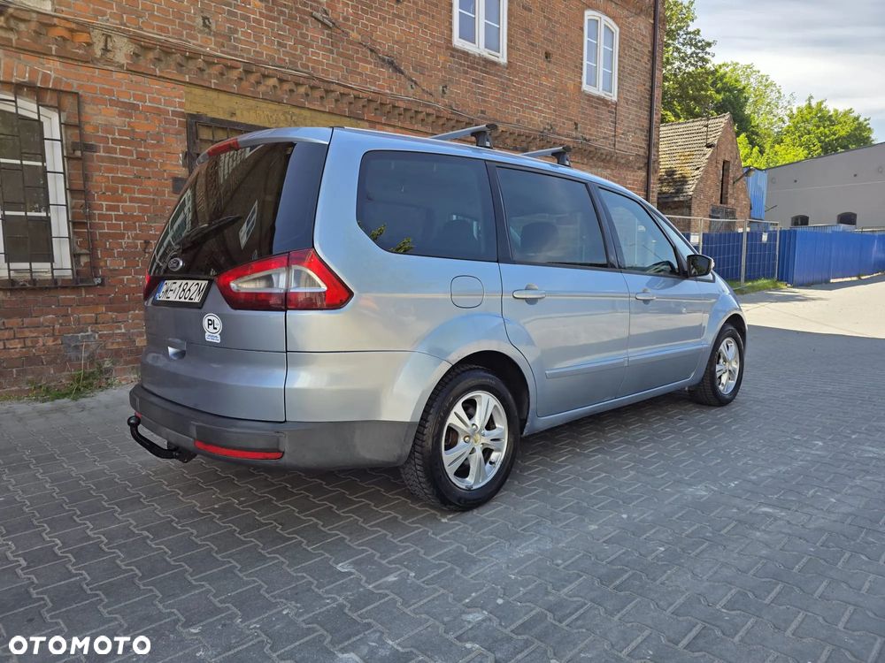 Ford Galaxy 2.0 Ambiente - 4