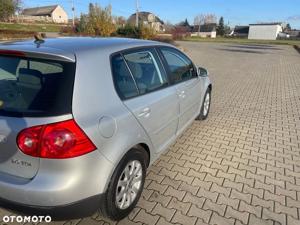 Volkswagen Golf - 6