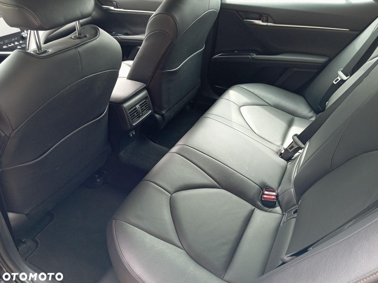 Toyota Camry - 11