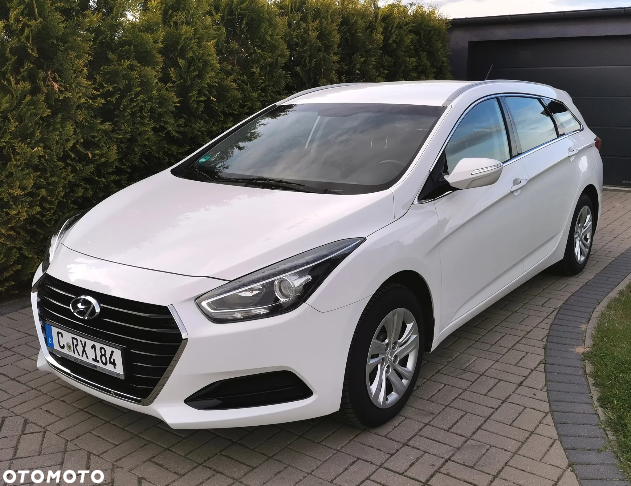 Hyundai i40 Kombi blue 1.6 Family - 19