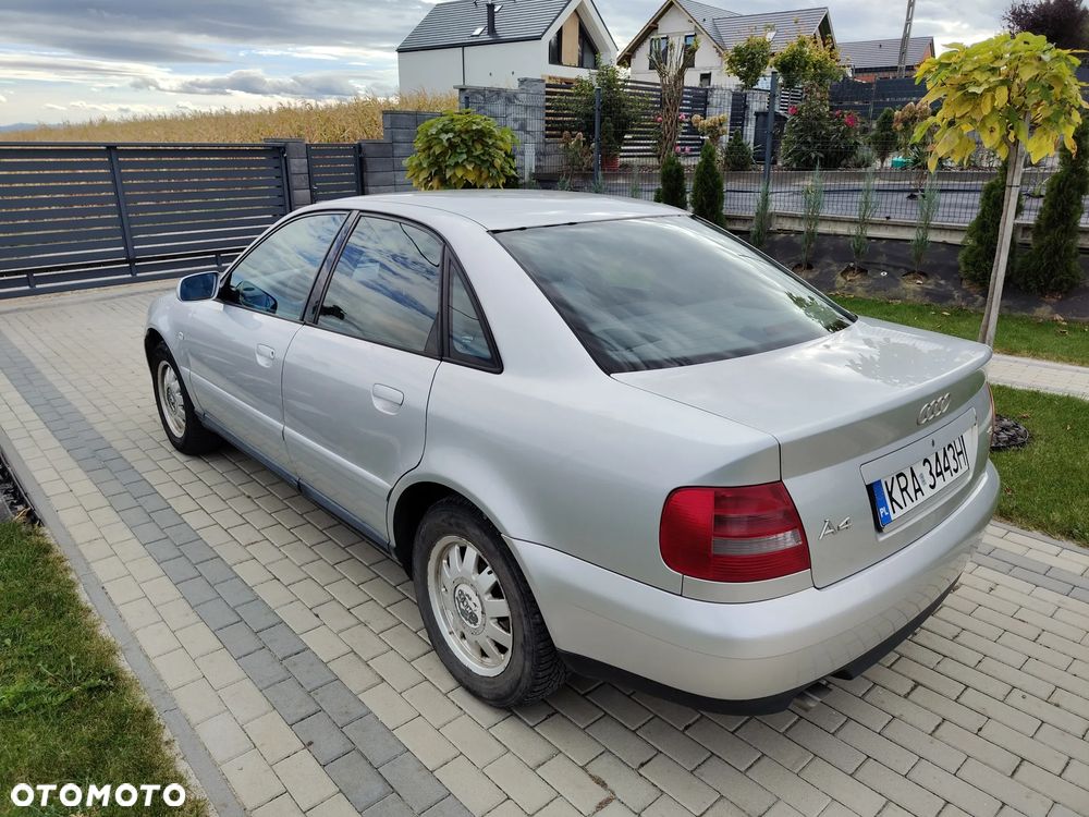 Audi A4 1999 photo 2