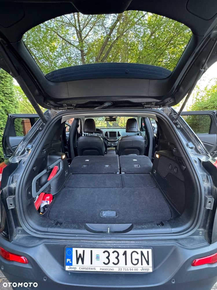 Jeep Cherokee - 12
