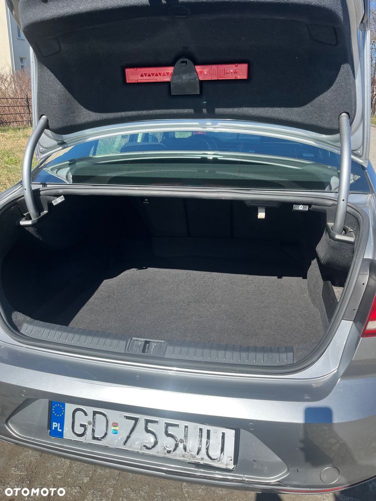 Volkswagen Passat 1.6 TDI SCR DSG Comfortline - 22