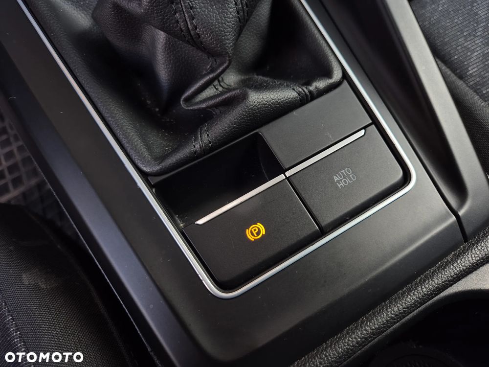 Volkswagen Golf 1.5 TSI BMT Comfortline - 16