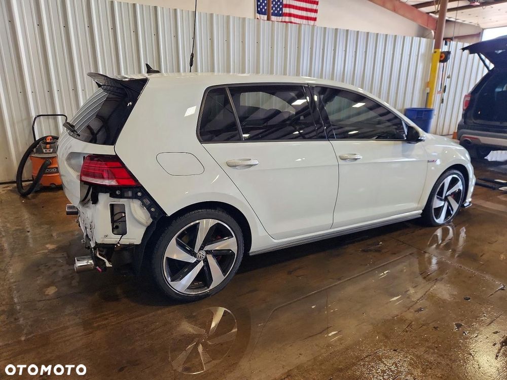 Volkswagen Golf 2.0 TSI GTI TCR DSG - 4