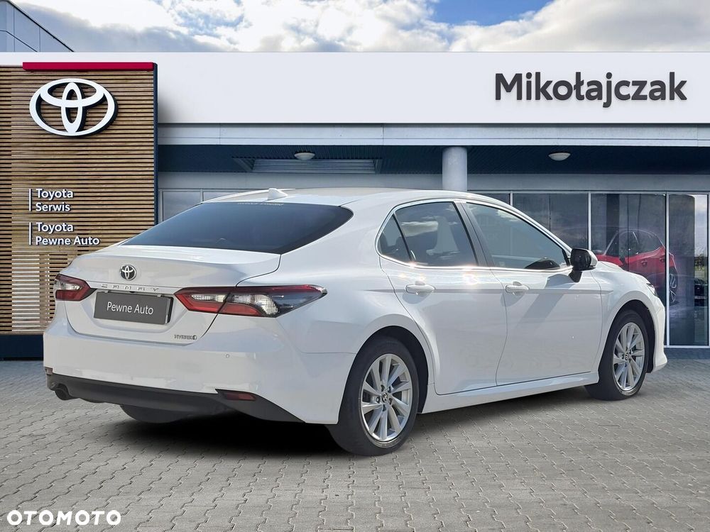 Toyota Camry 2.5 Hybrid Comfort CVT - 3