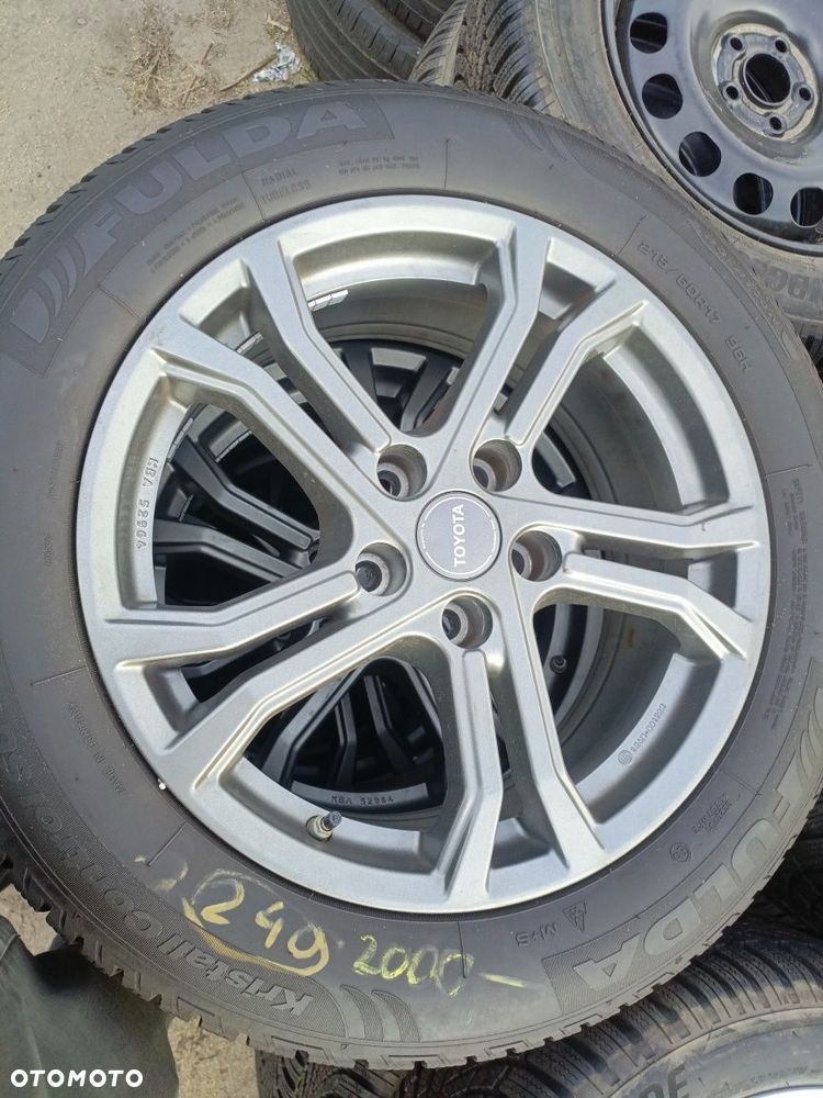 Koła zimowe Toyota 215/60/17 Goodyear 5x114,3 - 5