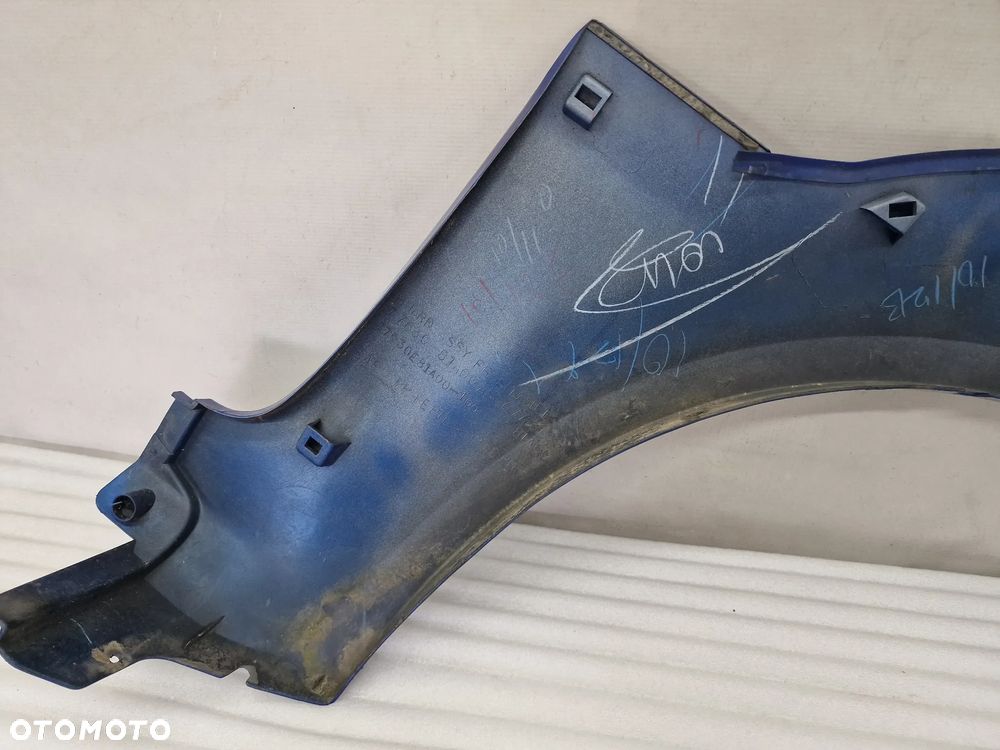 SUZUKI JIMNY 98-12 LEWA PRZEDNIA PRZÓD LISTWA / NAKŁADKA BŁOTNIKA , NR 77630-81A00 / 77630 E81A00-100 , NR AUKCJI NB81 - 8