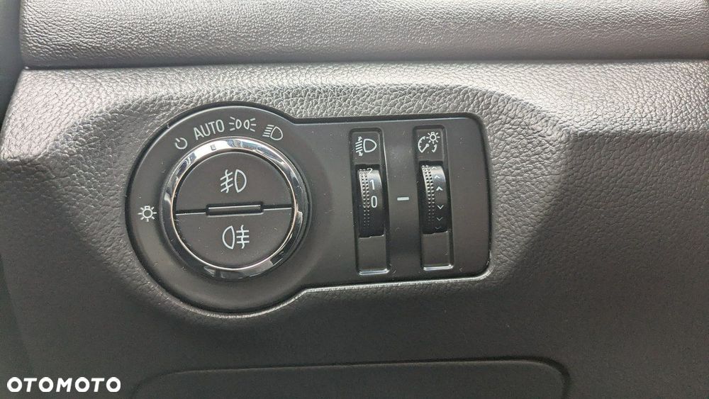 Chevrolet Cruze - 33