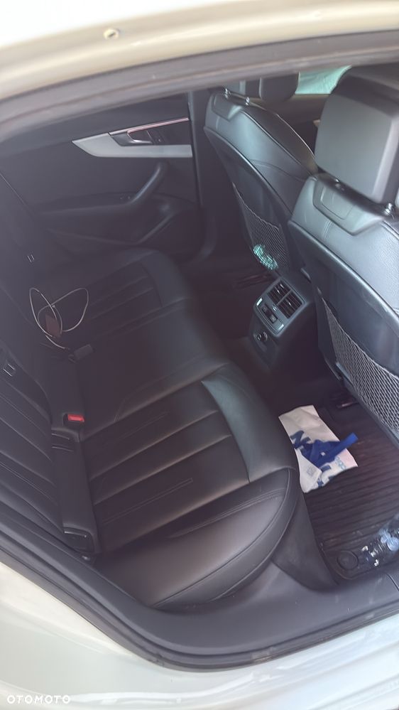 Audi A4 Limousine - 14
