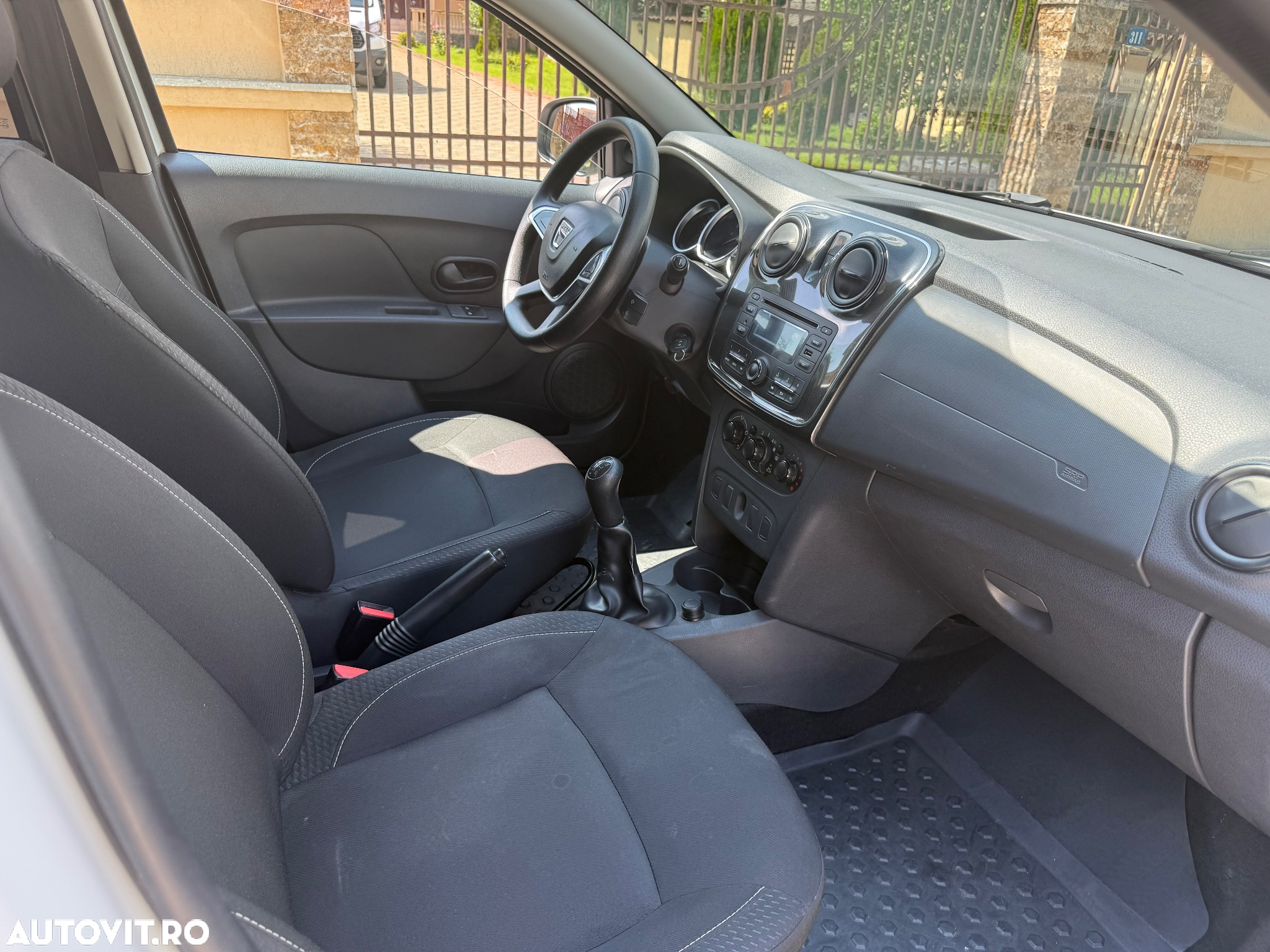 Dacia Logan 1.0 SCe Laureate - 8