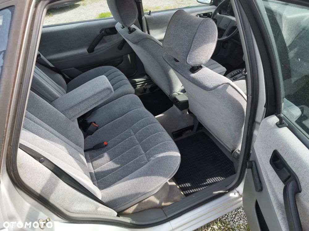 Volkswagen Passat 2.0 GL - 14