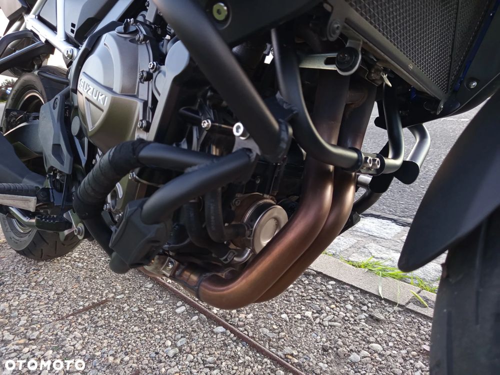 Suzuki V-STROM - 27
