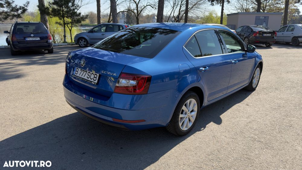 Skoda Octavia 2.0 TDI DSG Style - 5