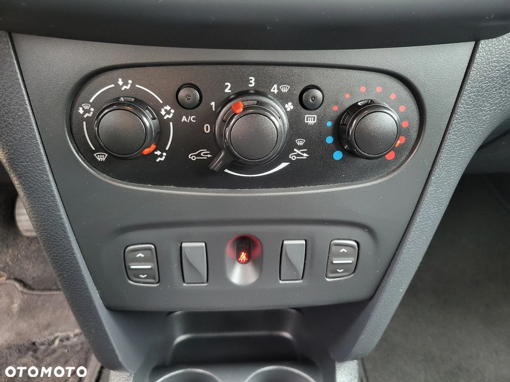 Dacia Sandero 1.2 16V 75 Ambiance - 23