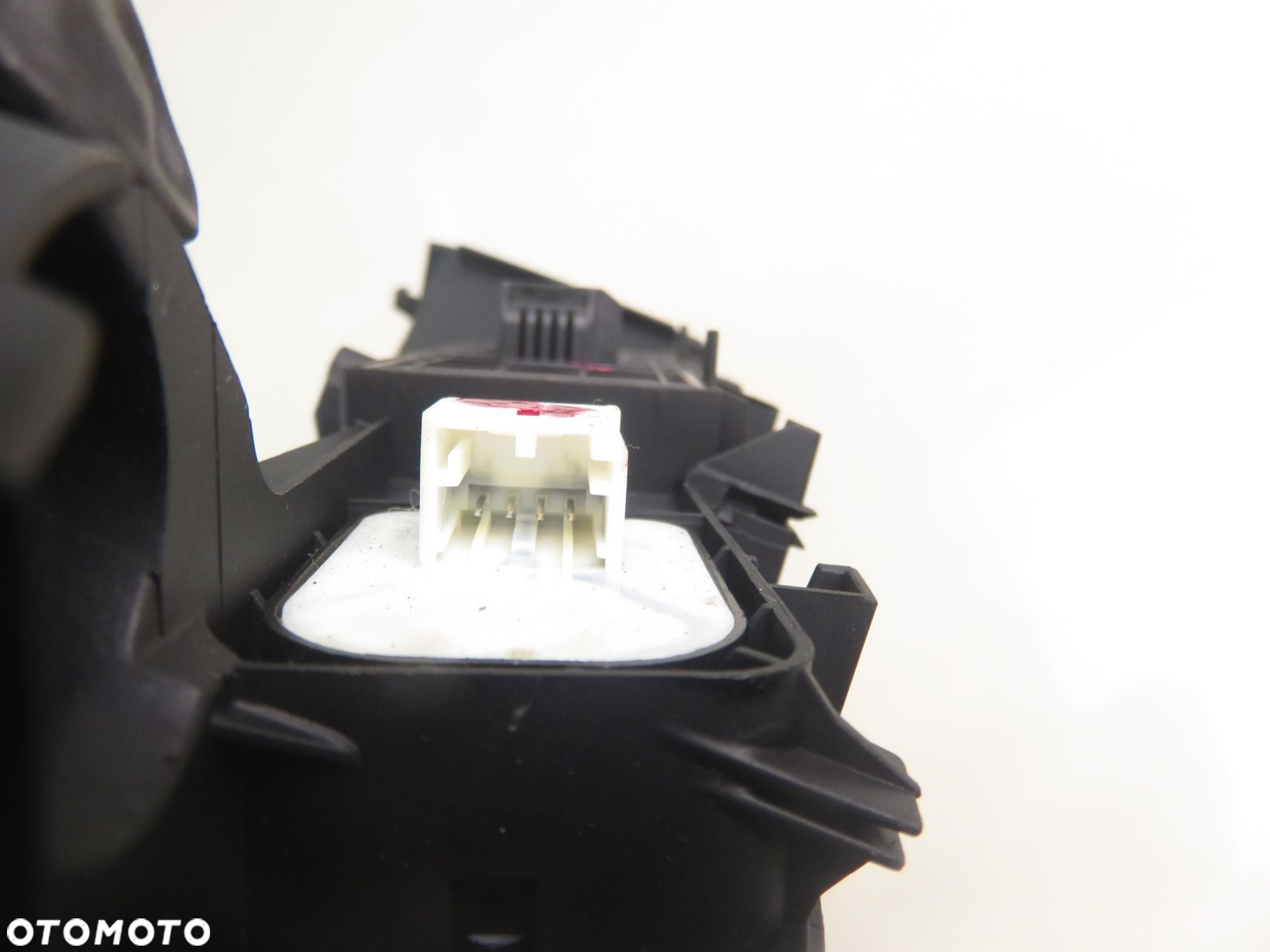 PANEL SZYB AUDI A4 B8  8K1867171D 8K1867171E - 3