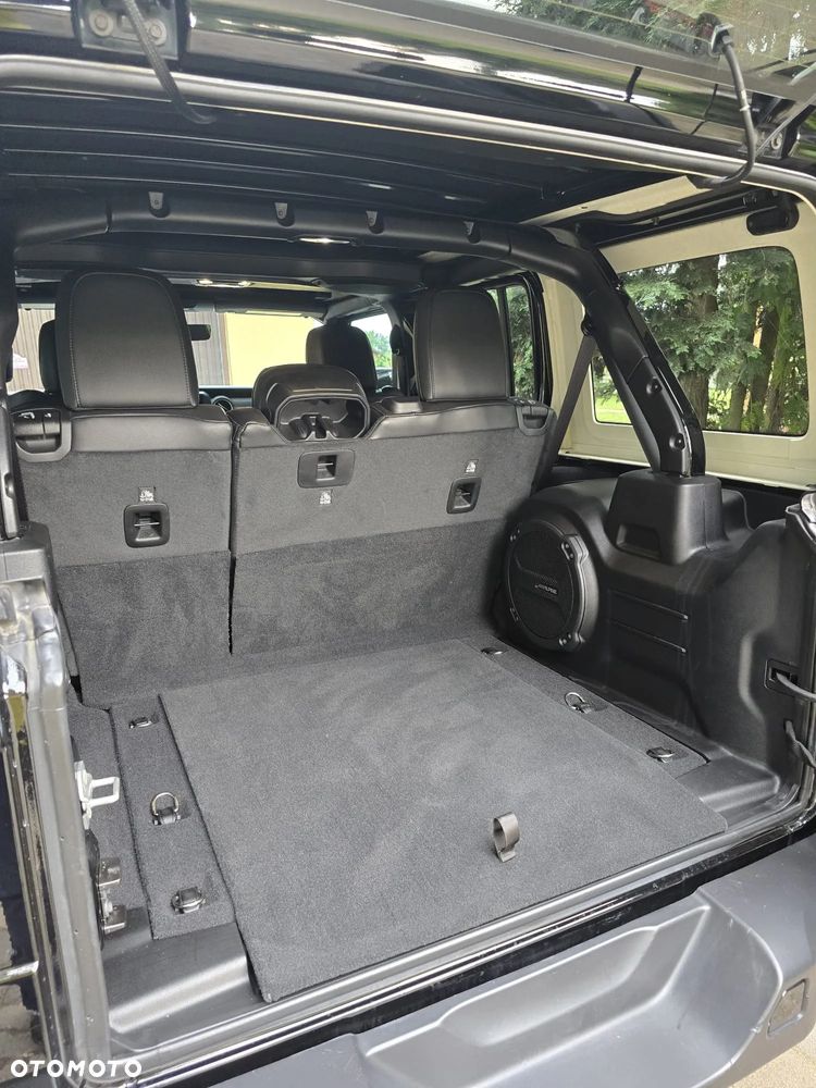 Jeep Wrangler - 13