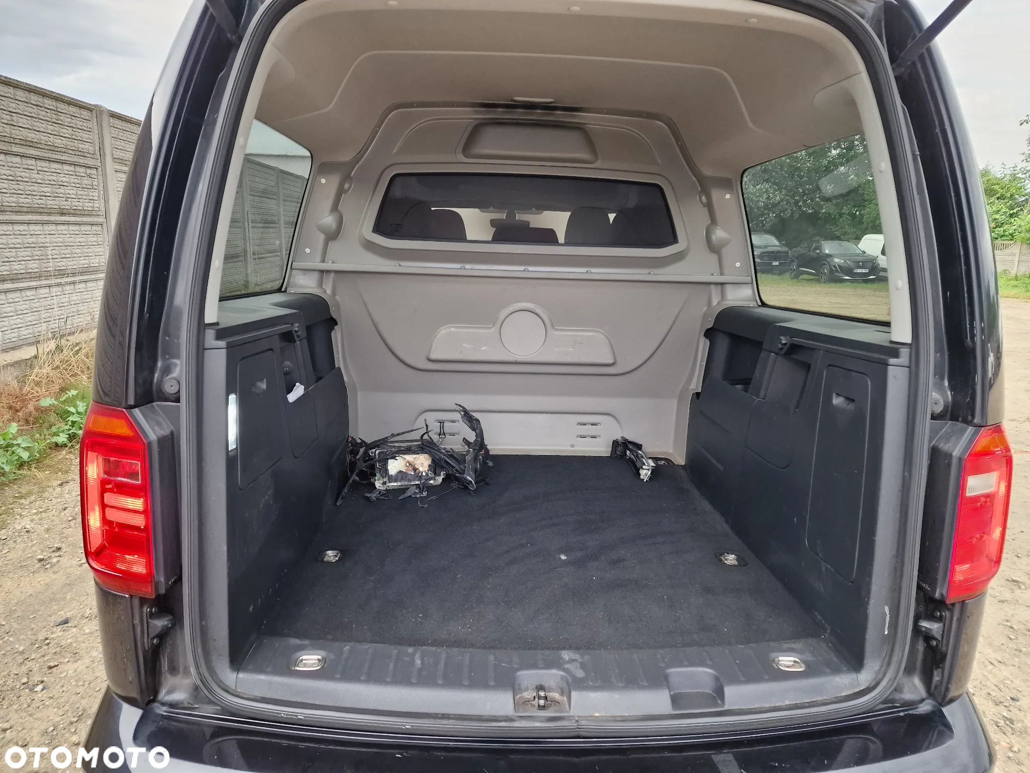 Volkswagen Caddy Maxi 2.0 TDI Comfortline - 20