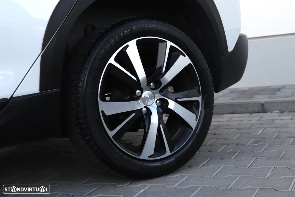 Peugeot 2008 1.2 PureTech GT Line - 16