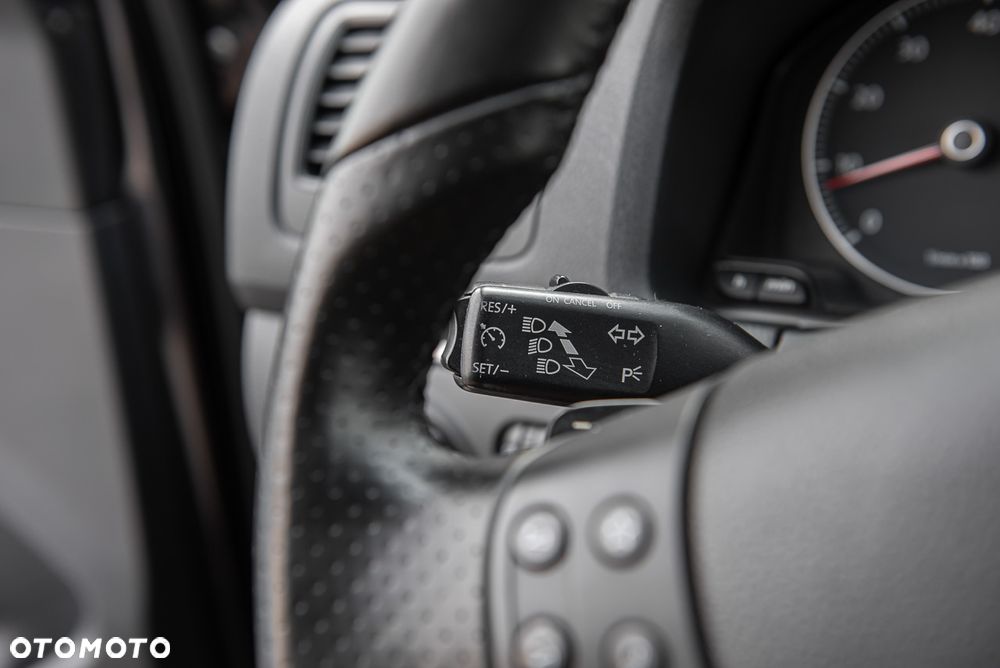 Volkswagen Golf - 20