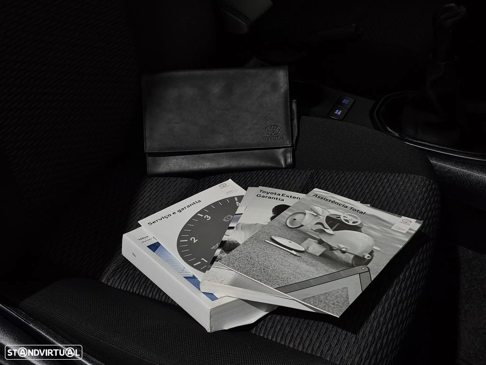 Toyota Hilux 2.4D-4D 4X4 | GARANTIA | NACIONAL - 3 LUG - 2020 - 29