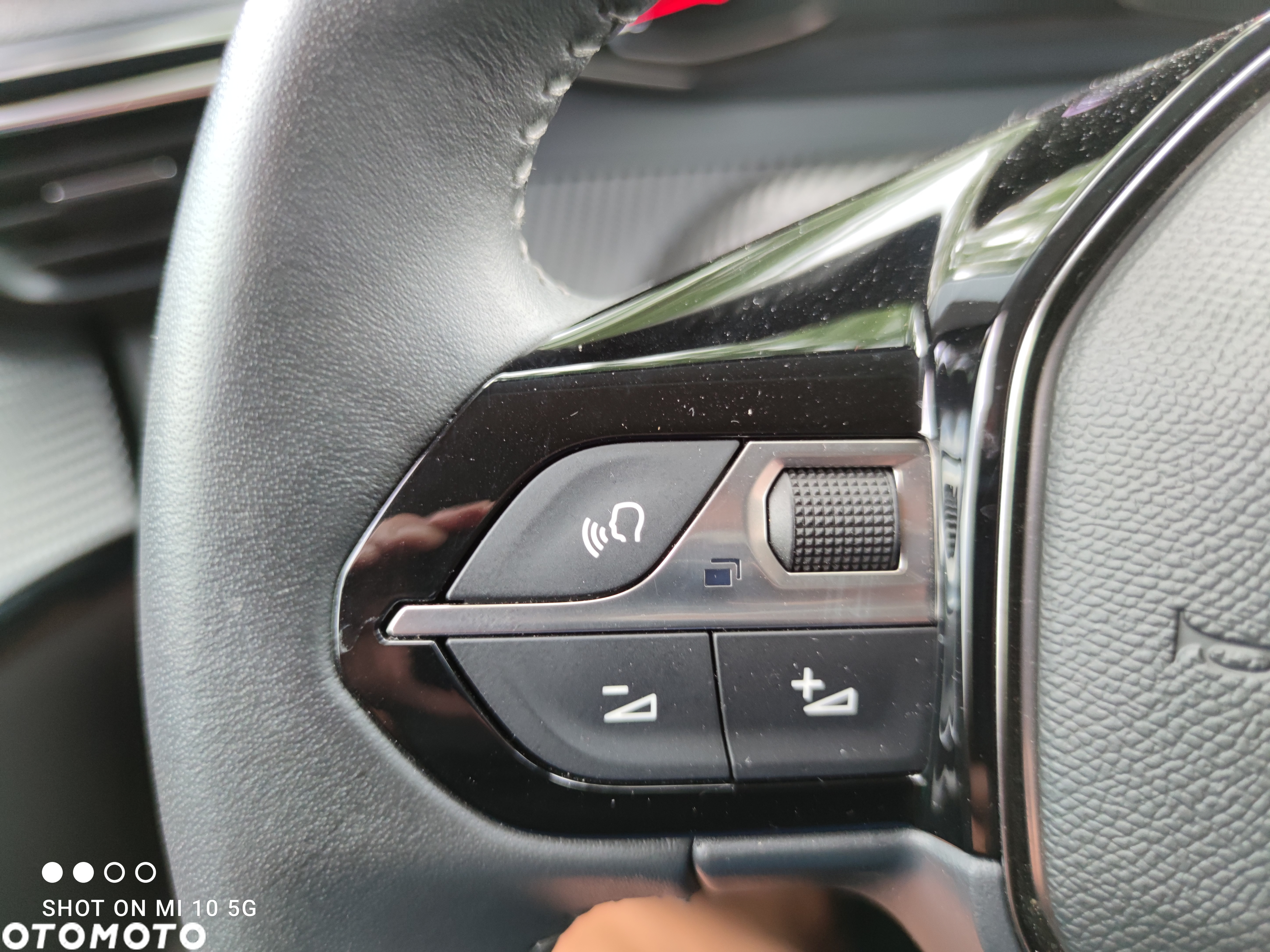 Peugeot 208 PureTech 100 Allure - 22