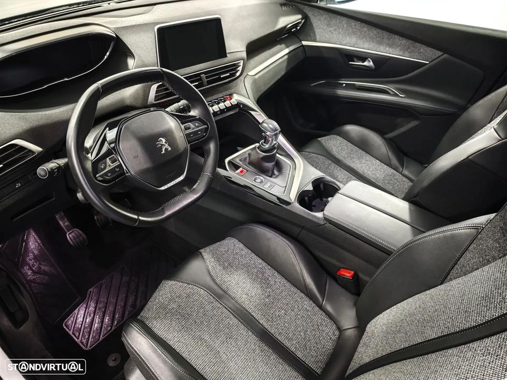 Peugeot 3008 PureTech 130 Stop & Start GPF Allure Business-Pack - 18