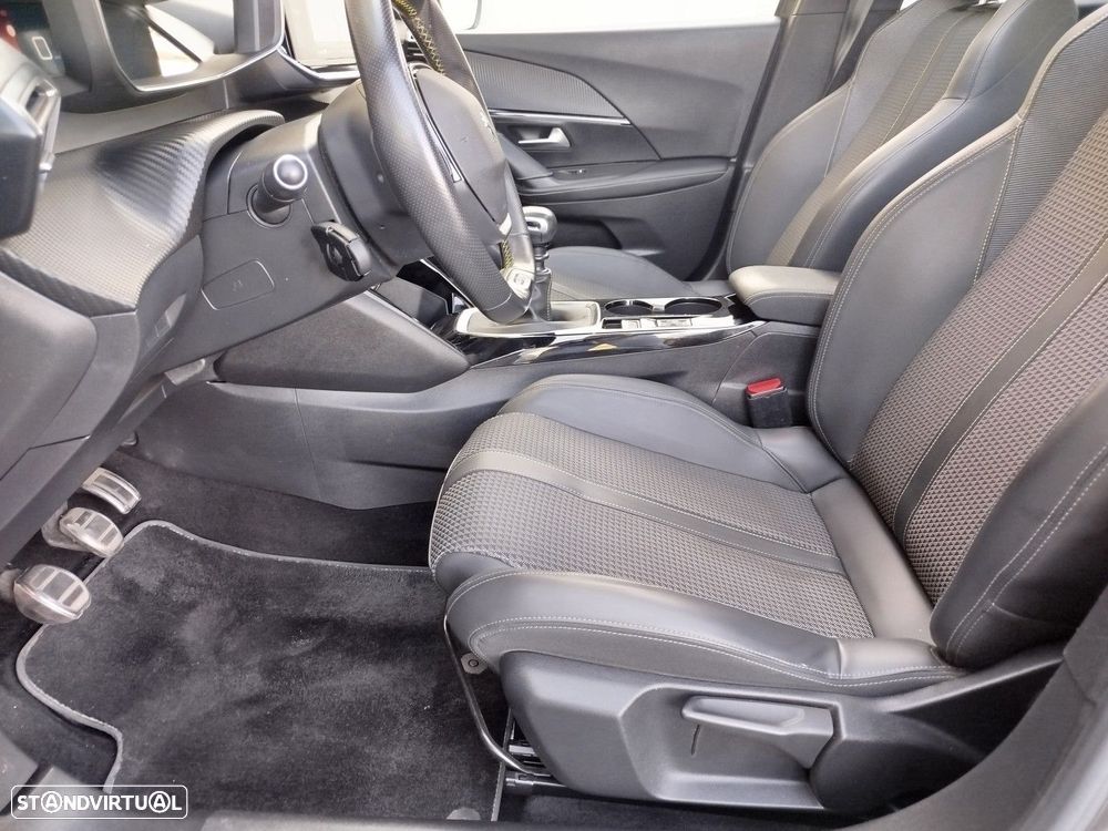 Peugeot 2008 1.2 PureTech GT Line - 24