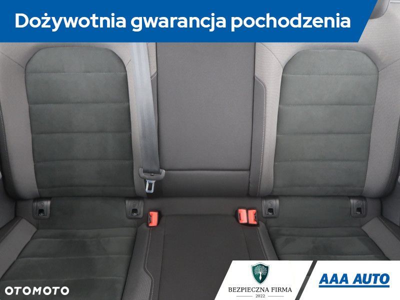 Volkswagen Golf - 11