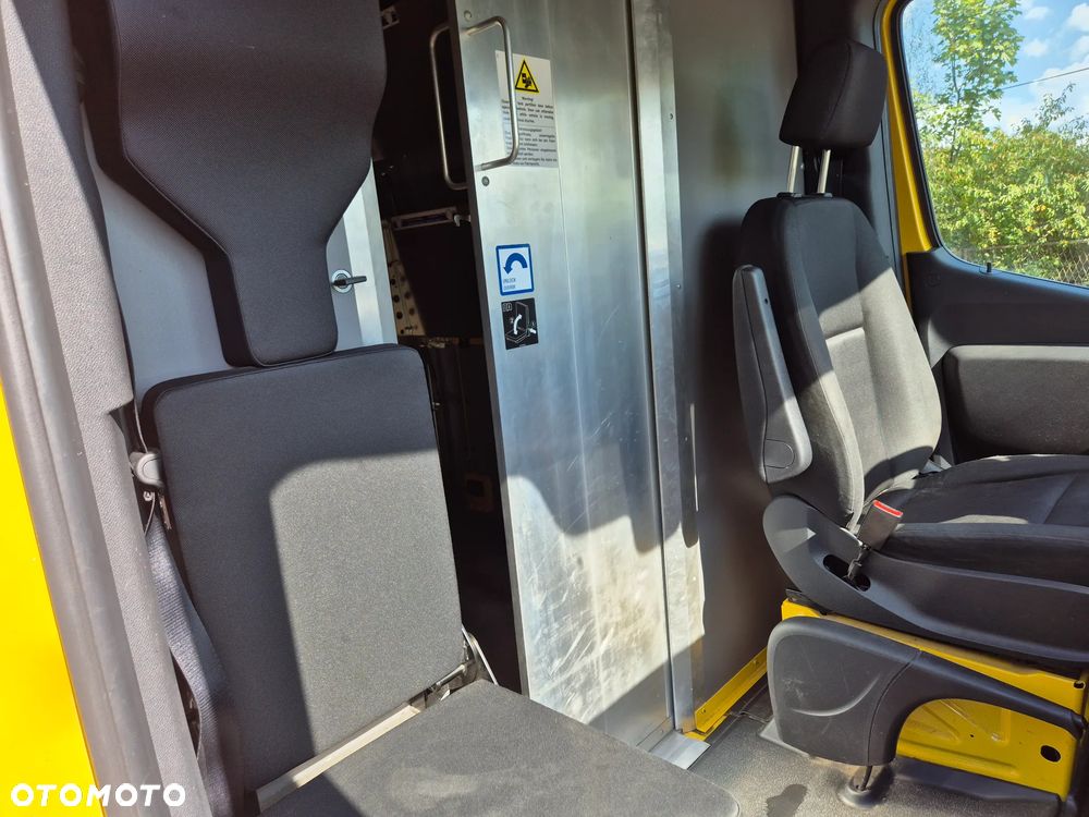 Mercedes-Benz Sprinter - 10
