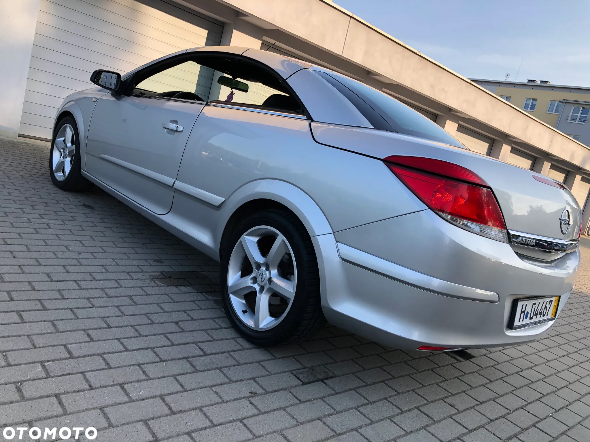 Opel Astra Twin Top 2.0 Turbo Edition - 13