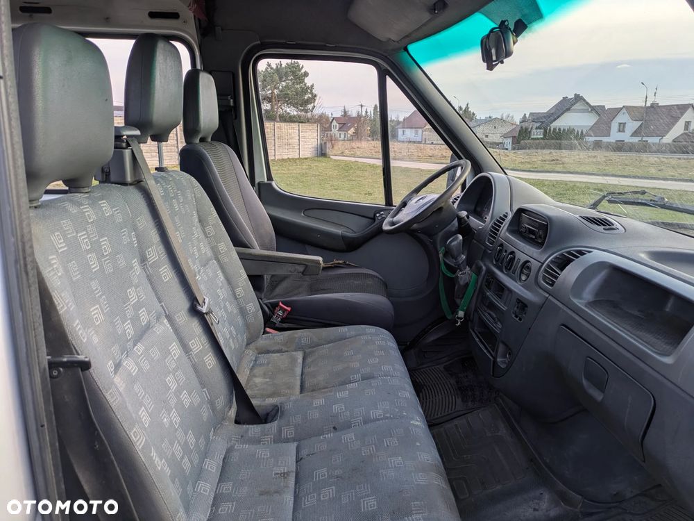 Mercedes-Benz Sprinter 906.211 - 13