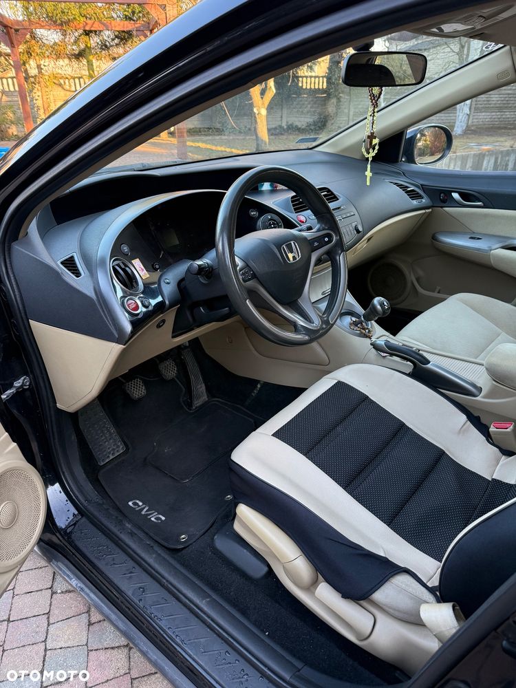 Honda Civic 1.8 Comfort - 9