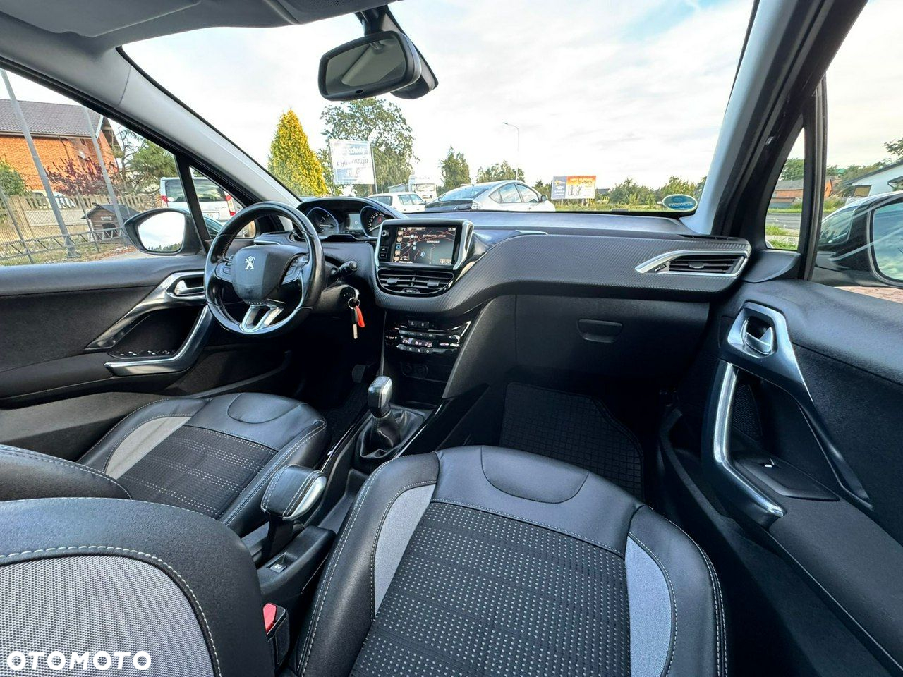 Peugeot 2008 120 VTI Allure - 24