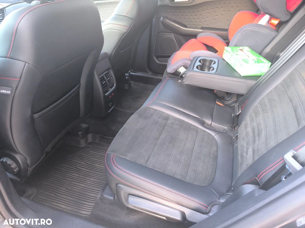Ford Kuga - 10