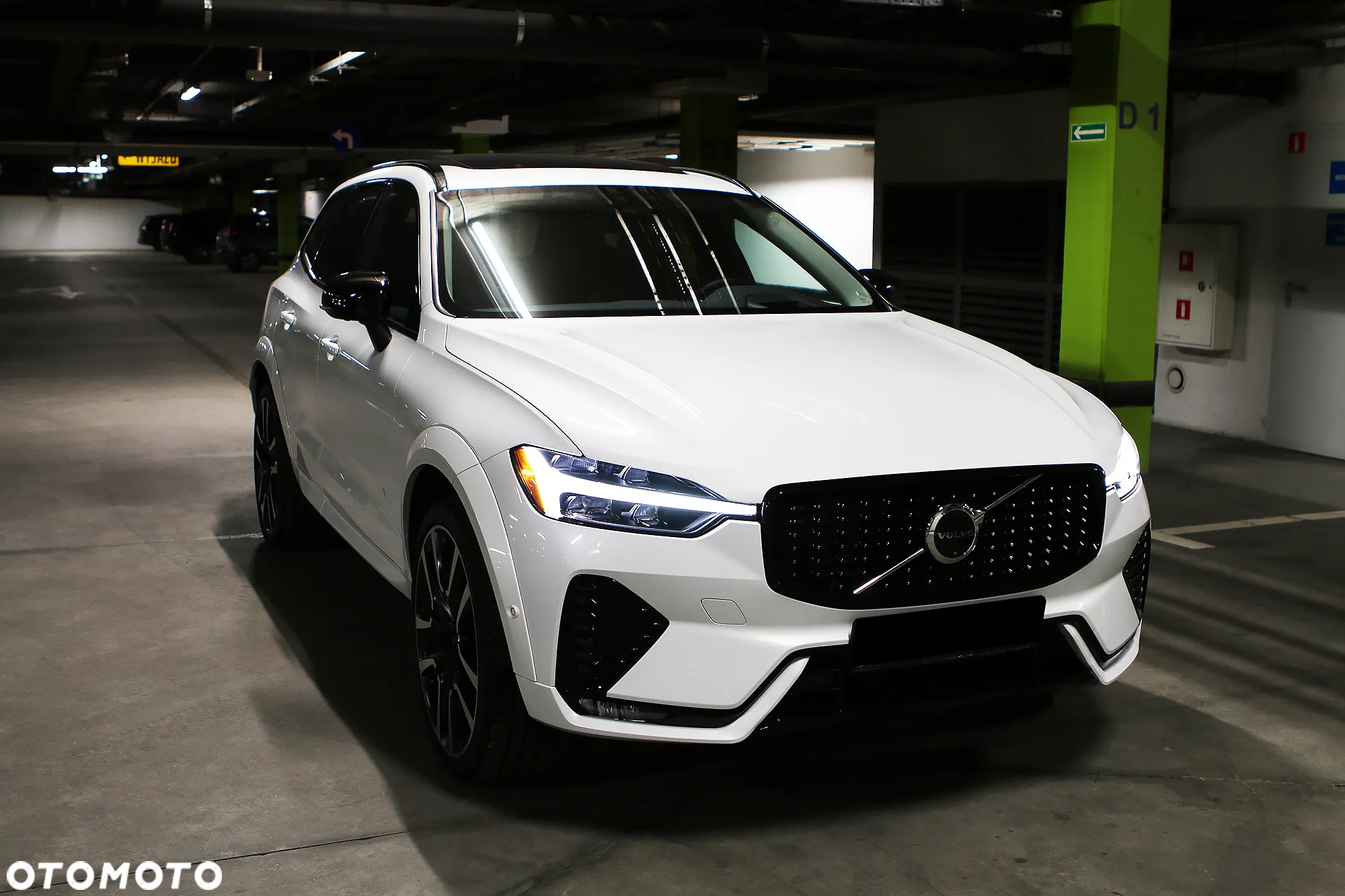 Volvo XC 60 B5 B AWD Ultimate Black Edition - 13