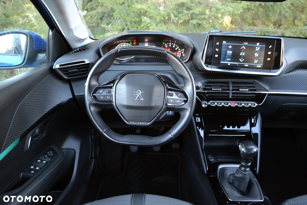Peugeot 208 - 22