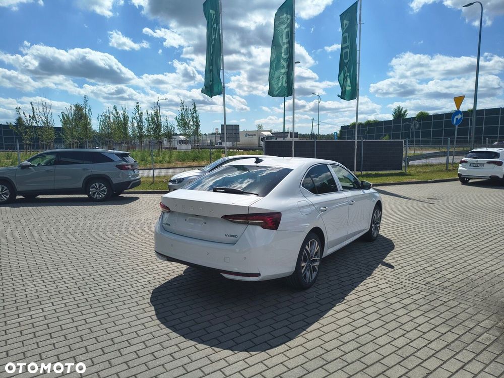 Skoda Octavia 1.5 TSI mHEV Drive Selection DSG - 10
