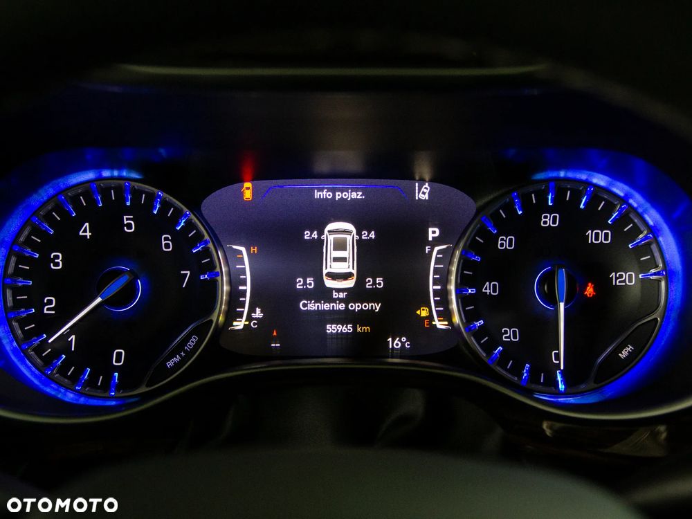 Chrysler Pacifica - 18